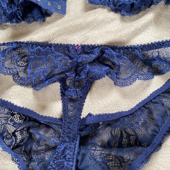 L’Agent by Agent Provocateur Bra Set - Picture 5 of 6